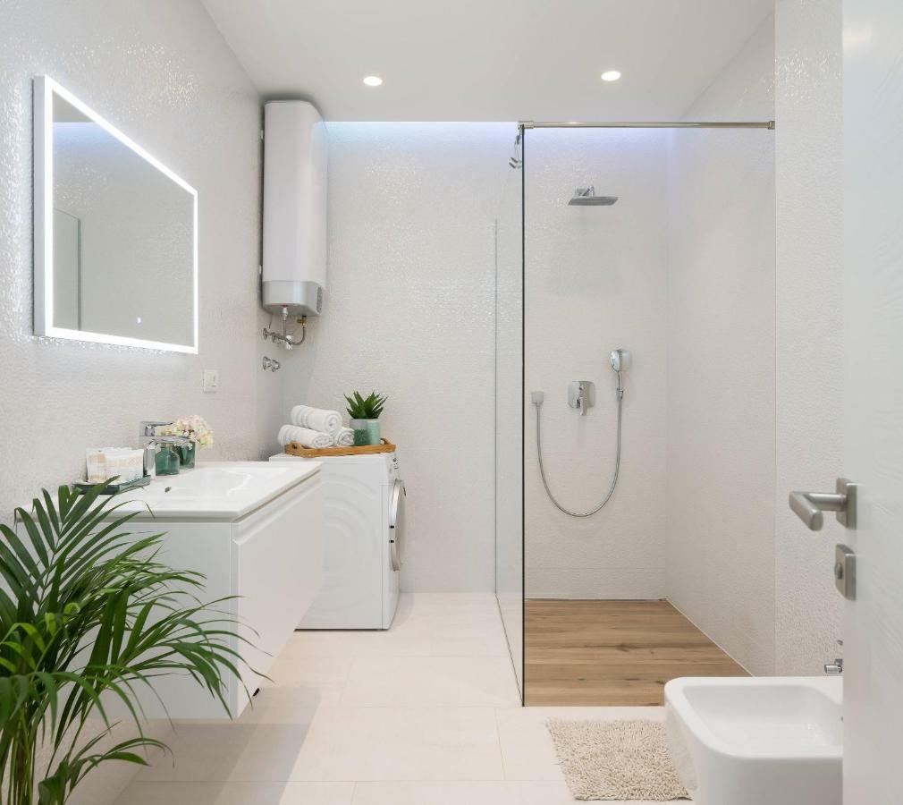 Luxury Design Beach Front Apartment Sukošan Zewnętrze zdjęcie